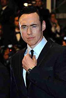 How tall is Kevin Durand?